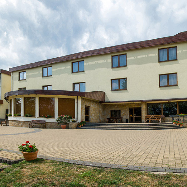 hotel-swietokrzyski-front